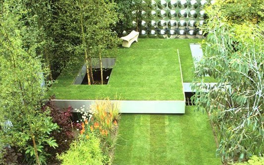 Sectioning a square garden design